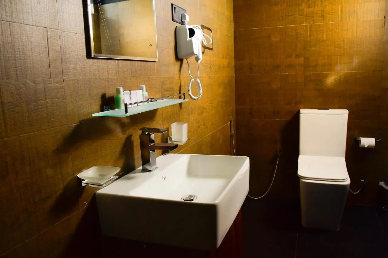 *** Hotel Pine Hill Residence Kandy Sri Lanka