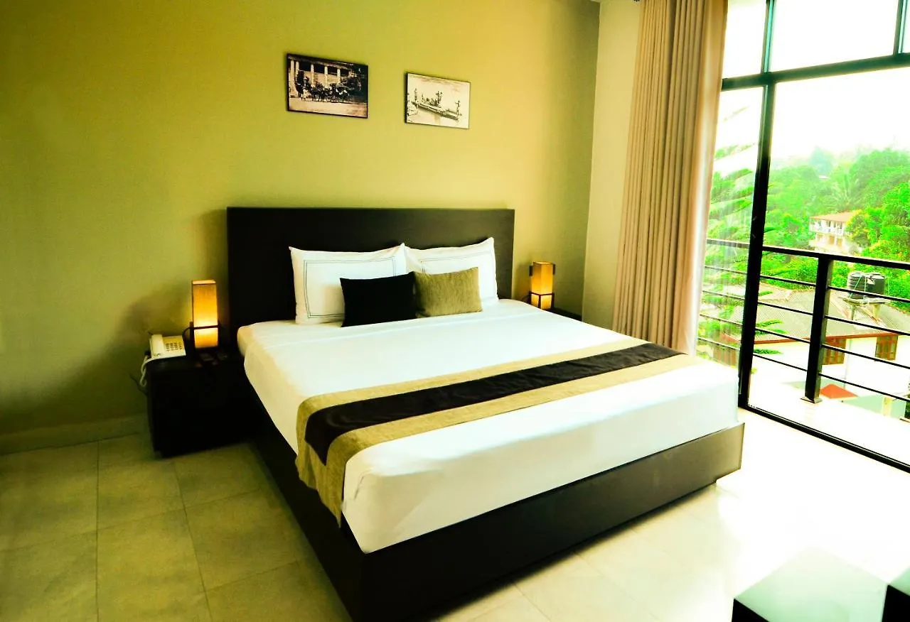 Hotel Pine Hill Residence Kandy