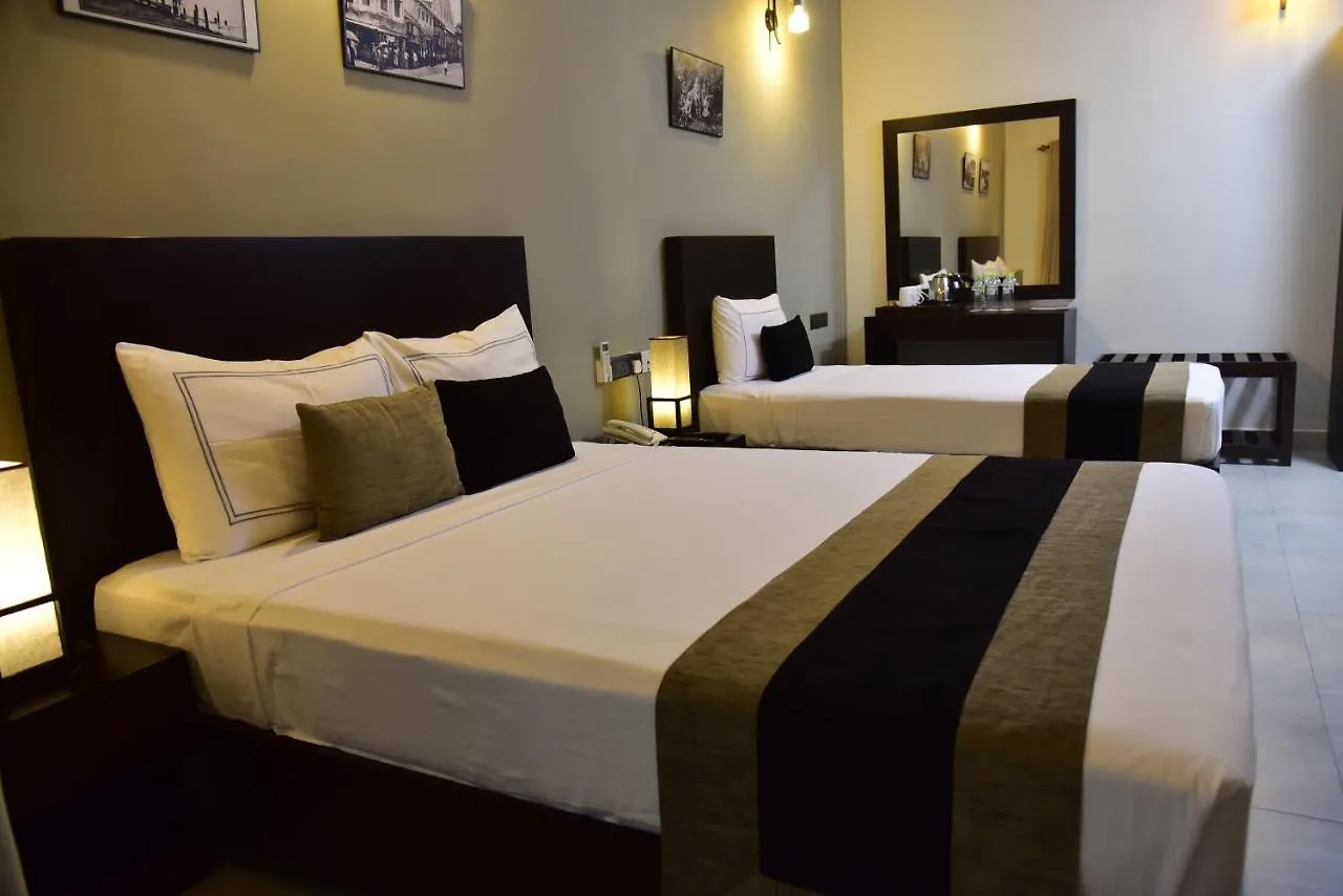 Hotel Pine Hill Residence Kandy